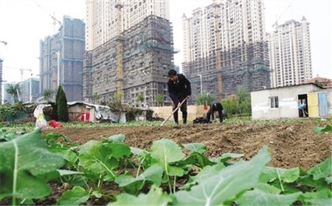 改革试点将兼顾东中西不同区域，选择若干有条件的县(市)为单位开展，试点工作在2017年底完成。