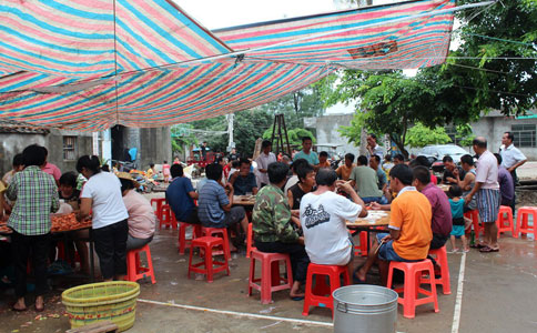 河南周口加强农村剧餐管理：40人以上须报备