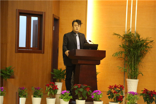 1莱恩动力有限公司副总经理朱广友 为本届商务会的主持人.JPG