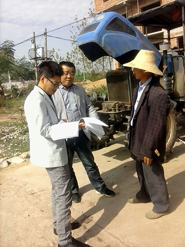 监利县农机局入户核查补贴机具2.jpg