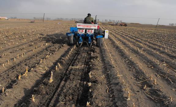 吉林省下发农业机械购置补贴实施意见实施普惠补贴