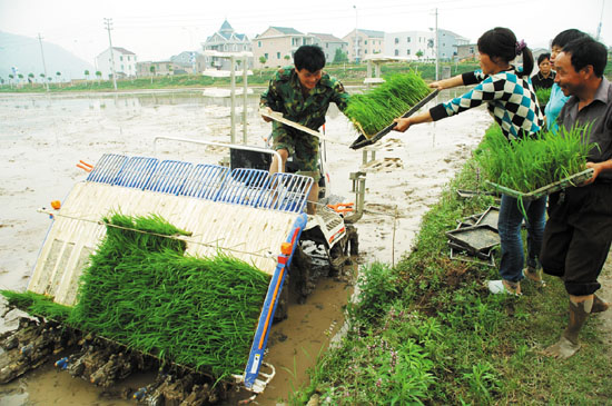 福建：为农机“建房”可获补助.jpg