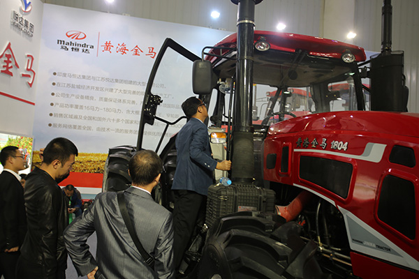 黄海金马拖拉机闪耀2016中国国际农业机械展6.jpg