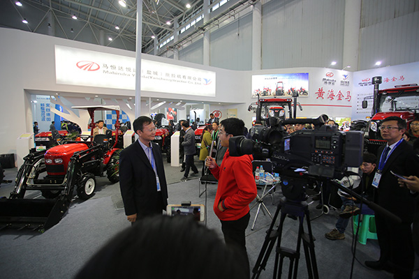 黄海金马拖拉机闪耀2016中国国际农业机械展10.jpg