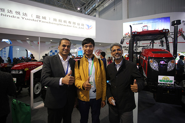 黄海金马拖拉机闪耀2016中国国际农业机械展12.jpg