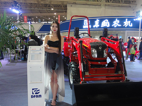 东风农机携全系列产品  精彩亮相2016年中国国际农机展4.jpg
