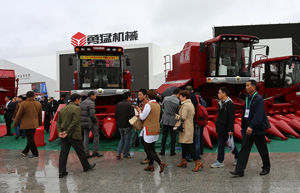 勇猛机械三大系列产品亮剑武汉国际农机展2.jpg