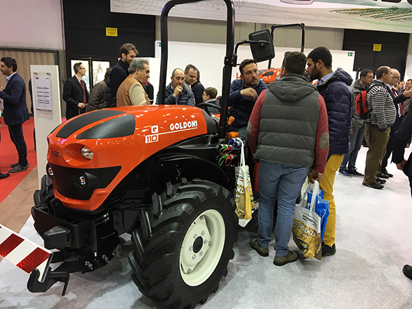 高登尼拖拉机在博洛尼亚EIMA国际农机展上备受关注.jpg