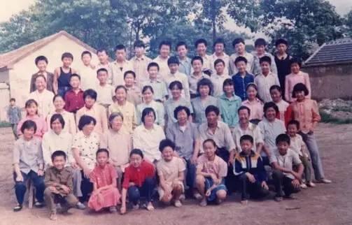 一个农村人的传奇一生......这两天都传疯了!