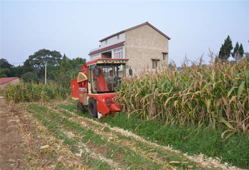 四川省农机合作社发展取得新突破.jpg