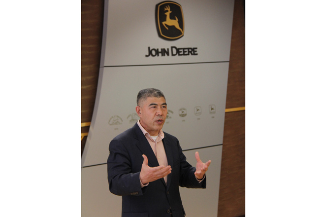 约翰迪尔中国总裁刘镜辉发表讲话.jpg