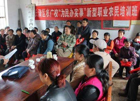春耕农民培训班让农民脑筋“急转弯”.jpg
