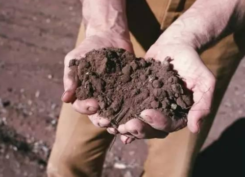 八问“土壤调理剂”：是忽悠还是真有料？
