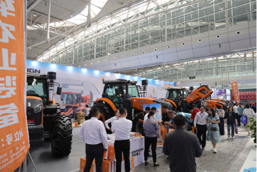英轩农装闪耀2023新疆农业机械博览会